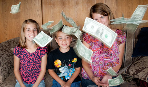 kids throwing money